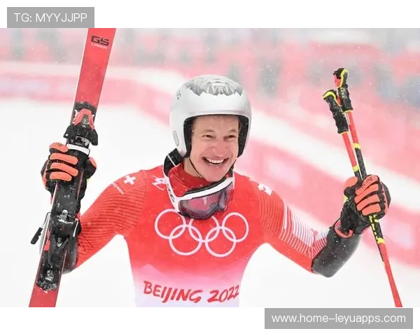 滑雪大回转选手高速中打喷嚏险些摔倒