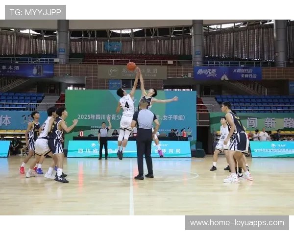 青少年篮球锦标赛：12 岁球员飞扣