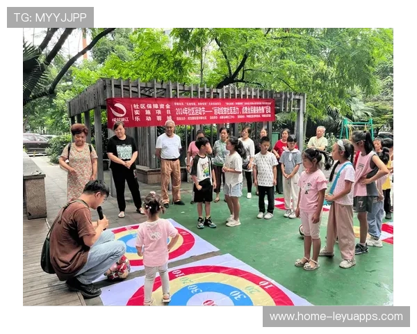 足球运动逐步融入社区生活丰富全民健身内容,社区足球文化 足球运动逐步融入社区生活丰富全民健身内容,社区足球文化